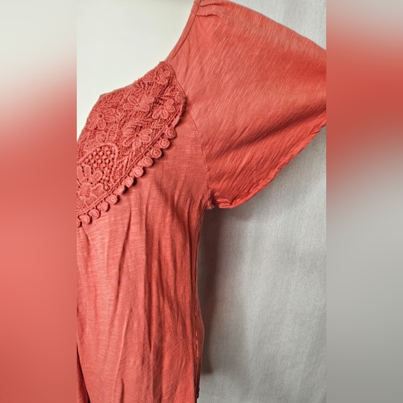 LOFT Ann‎ Taylor Coral Crochet Lace Detail Short Flutter Sleeves Top Size S - Picture 4 of 6
